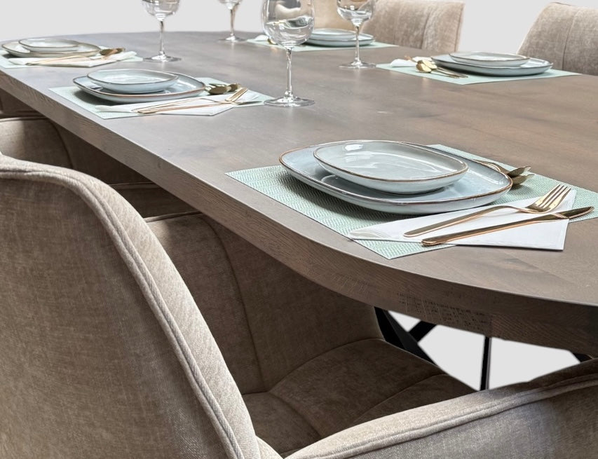 Table flat oval oak - Flower leg - Pura Natura