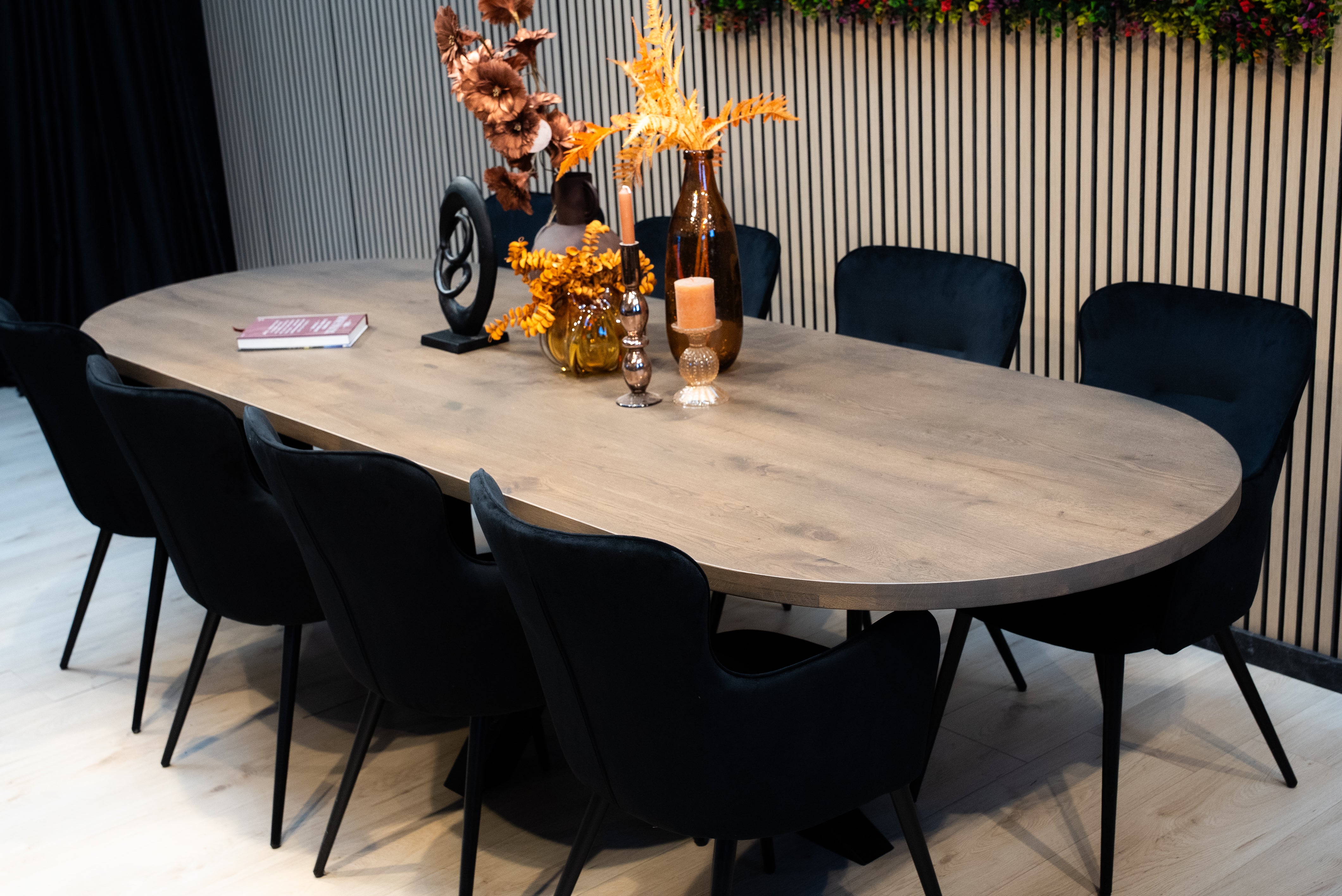 Table flat oval oak - Flower leg - Pura Natura