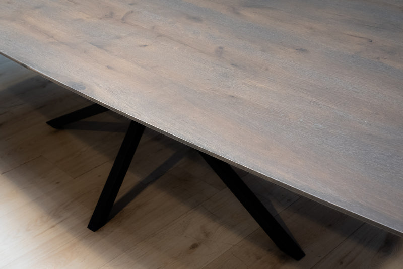 Table ovale danoise en chêne - Pied torsadé - Sable