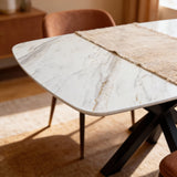 Quartz Maline eettafel met matrix poot