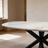 Quartz Maline eettafel met matrix poot