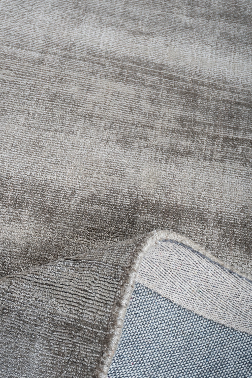Vloerkleed Cos - Viscose Taupe - view 2